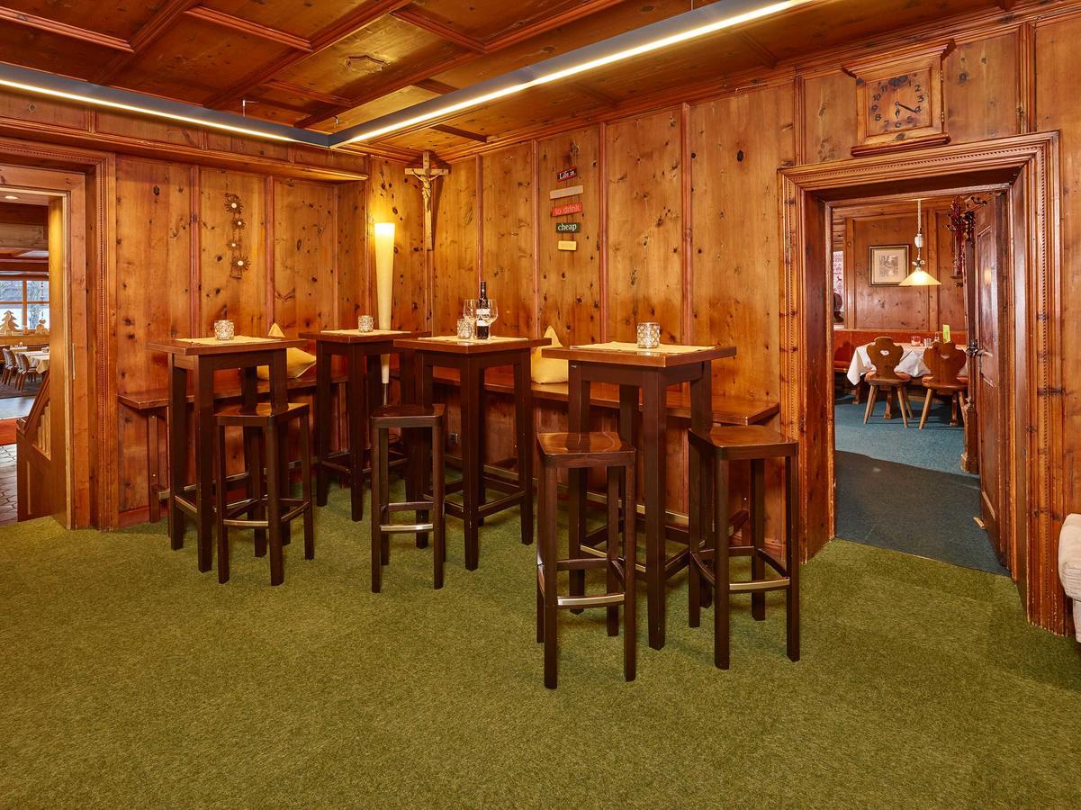 Zum Hirschen Hotel 3*