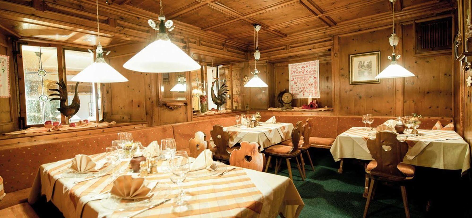 Zum Hirschen Hotel
