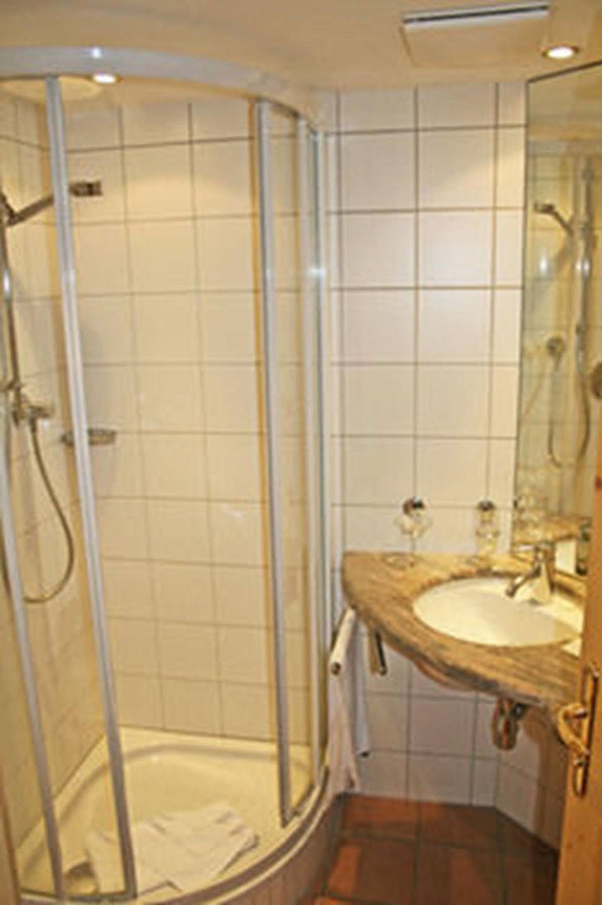 Hotel Zum Hirschen 3*