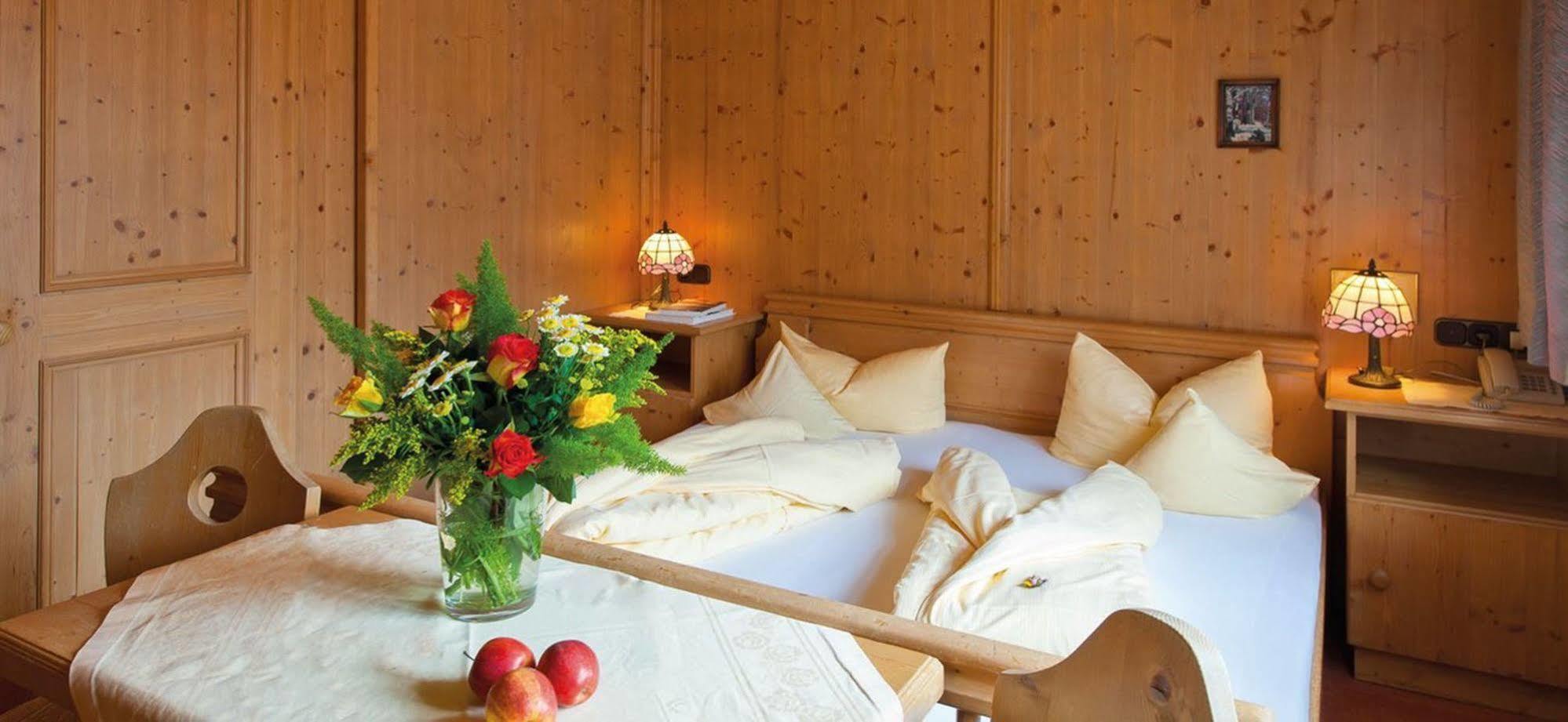 Zum Hirschen 3* Langenfeld